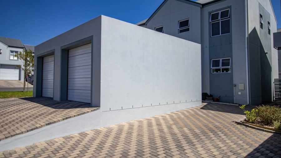 2 Bedroom Property for Sale in Honeydew Country Estate Western Cape